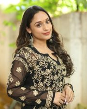 Actress Aarthi Gupta at Sodara Movie Interview Photos 25
