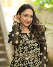 Actress Aarthi Gupta at Sodara Movie Interview Photos 27