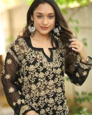 Actress Aarthi Gupta at Sodara Movie Interview Photos 31