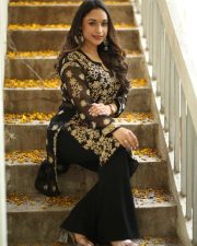 Actress Aarthi Gupta at Sodara Movie Interview Photos 47