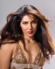 Captivating Neha Khan Cleavage in a Floral Satin Slip Dress Photos 03