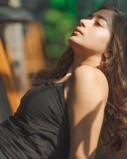 Glamorous Tina Datta in a Black Sleeveless Ruched Dress Photos 04