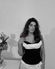 Gorgeous Neha Khan in a Black and White Sleeveless Dress Pictures 02
