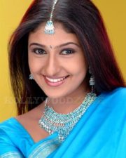Actress Monika Stills 070