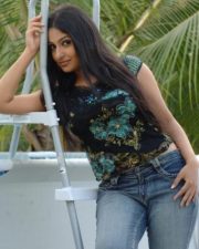 Actress Monika Stills 111