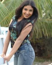 Actress Monika Stills 113