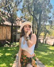 Hot Gorgeous Shivaleeka Oberoi Vacation Pictures 02