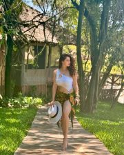 Hot Gorgeous Shivaleeka Oberoi Vacation Pictures 03