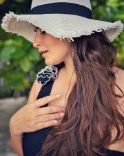 Tropical Beauty Shivaleeka Oberoi in a Black Bikini Top with a Black and White Zebra Printed Sarong Photos 03