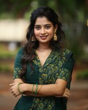 Actress Janany Kunaseelan at Usurae Movie Press Meet Pictures 07