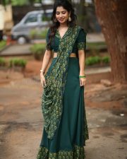 Actress Janany Kunaseelan at Usurae Movie Press Meet Pictures 11
