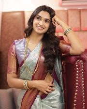 Kannada Actress Reeshma Nanaiah in a Traditional Silk Saree Photos 01