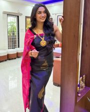Kannada Actress Reeshma Nanaiah in a Traditional Silk Saree Pictures 03