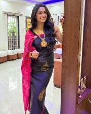Kannada Actress Reeshma Nanaiah in a Traditional Silk Saree Pictures 03