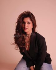 Anupamaa Actress Nidhi Shah in a Black Tuxedo Blazer with a Maroon Bralette and Light Denim Jeans Photos 03