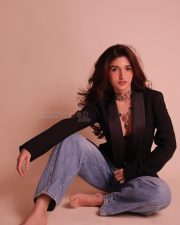 Anupamaa Actress Nidhi Shah in a Black Tuxedo Blazer with a Maroon Bralette and Light Denim Jeans Photos 06