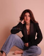 Anupamaa Actress Nidhi Shah in a Black Tuxedo Blazer with a Maroon Bralette and Light Denim Jeans Photos 08