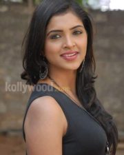 Cute Sexy Actress Sanchita Padukone Pictures 03