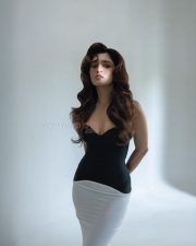 Glamorous Nidhi Shah in a Black and White Off Shoulder Mermaid Gown Pictures 06