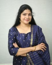 Actress Vasuki Anand at Beauty Movie Interview Photos 12