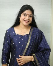 Actress Vasuki Anand at Beauty Movie Interview Photos 14