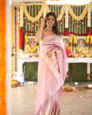 Actress Ira Dayanand at Sreeyas Chitra and Purna Naidu Production New Movie Launch Photos 15