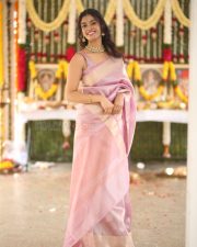Actress Ira Dayanand at Sreeyas Chitra and Purna Naidu Production New Movie Launch Photos 17