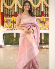 Actress Ira Dayanand at Sreeyas Chitra and Purna Naidu Production New Movie Launch Photos 19