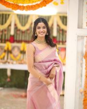 Actress Ira Dayanand at Sreeyas Chitra and Purna Naidu Production New Movie Launch Photos 21
