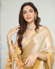 Actress Natasha Singh at Hai Lesso Movie Pooja Photos 15