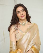 Actress Natasha Singh at Hai Lesso Movie Pooja Photos 19