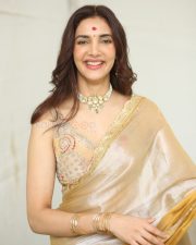 Actress Natasha Singh at Hai Lesso Movie Pooja Photos 20