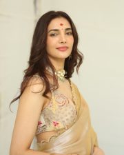 Actress Natasha Singh at Hai Lesso Movie Pooja Photos 25