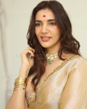 Actress Natasha Singh at Hai Lesso Movie Pooja Photos 30