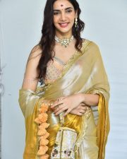 Actress Natasha Singh at Hai Lesso Movie Pooja Photos 44