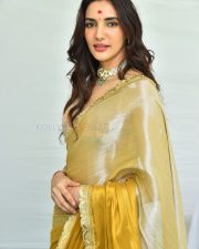 Actress Natasha Singh at Hai Lesso Movie Pooja Photos 50