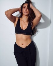 Bandish Bandits Actress Shreya Chaudhry Hot and Toned Black Outfit Photos 05