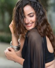 Glamorous Siri Hanumanth in a Black Saree Pictures 04 Glamorous Siri Hanumanth in a Black Saree Pictures 04