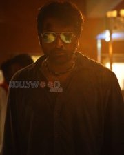 Kadhalum Kadanthu Pogum Movie Stills 02