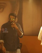 Kadhalum Kadanthu Pogum Movie Stills 07