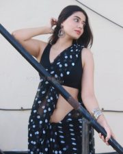 Sexy Model Aarti Chikara in a Black and White Polka Dot Saree with a Sleeveless V Neck Blouse Photos 06 Sexy Model Aarti Chikara in a Black and White Polka Dot Saree with a Sleeveless V Neck Blouse Photos 06
