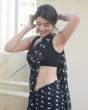 Sexy Model Aarti Chikara in a Black and White Polka Dot Saree with a Sleeveless V Neck Blouse Photos 08 Sexy Model Aarti Chikara in a Black and White Polka Dot Saree with a Sleeveless V Neck Blouse Photos 08