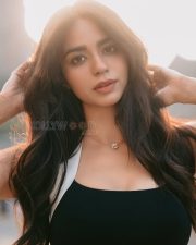 Sexy Soundarya Sharma in a Black Bodycon Dress Pictures 01