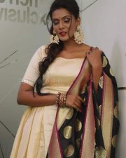 Actress Meera Mithun Photos 10 Actress Meera Mithun Photos 10