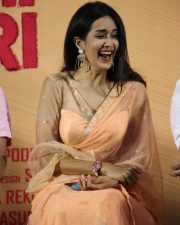 Actress Pradhayini Sarvothaman At Bodhai Yeri Budhi Maari Press Meet Pictures 01