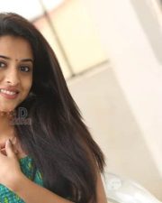 Beautiful Actress Arthana Photos 20