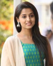 Beautiful Actress Arthana Photos 25
