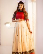 Bodhai Yeri Budhi Maari Actress Meera Mitun Photos 02