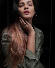Bodhai Yeri Budhi Maari Actress Meera Mitun Photos 08