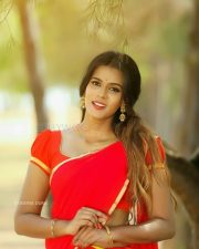 Bodhai Yeri Budhi Maari Actress Meera Mitun Photos 17